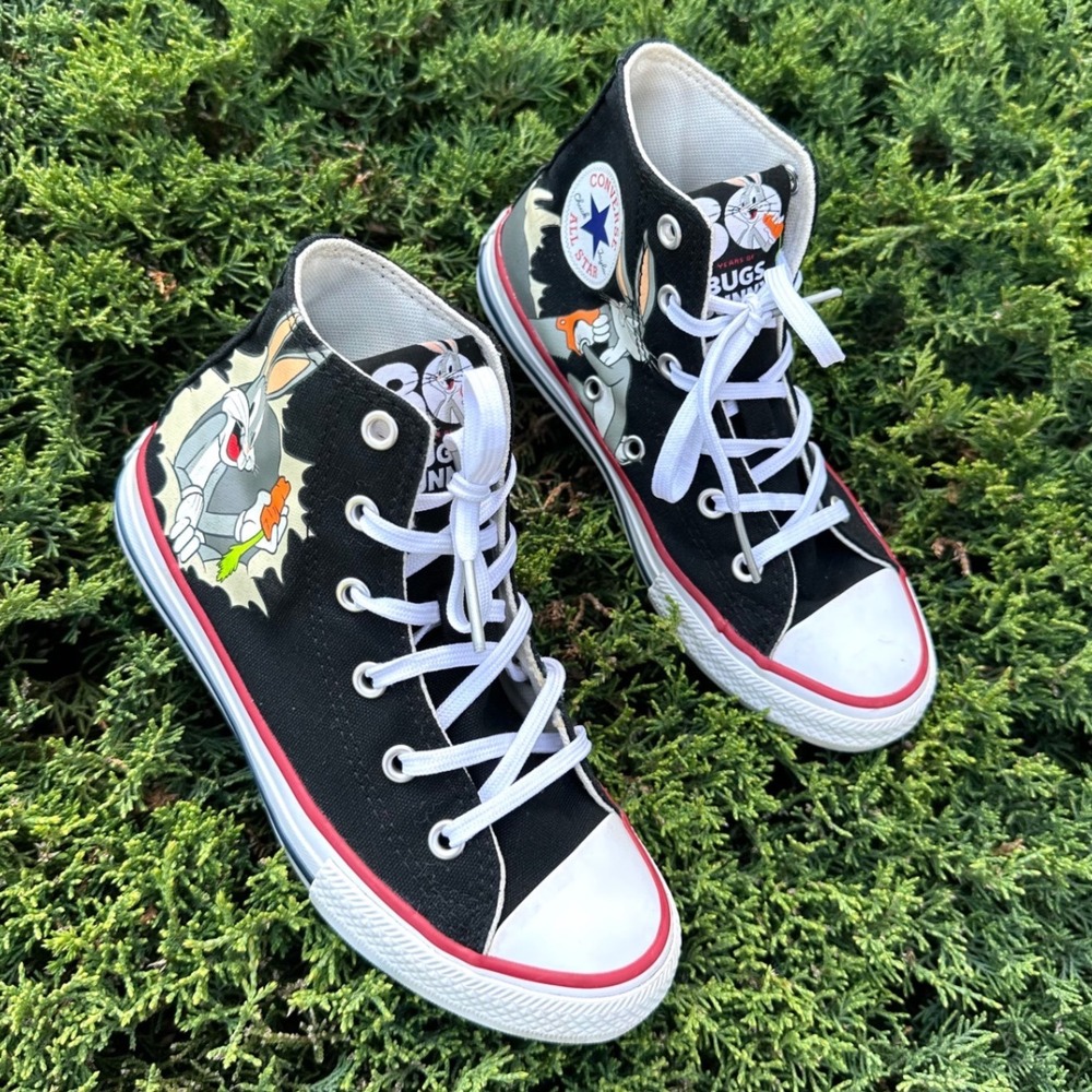 Converse Chuck Taylor Bugs Bunny 80th Anniversary High Top Sneakers Kids Size 1 - Picture 2 of 13